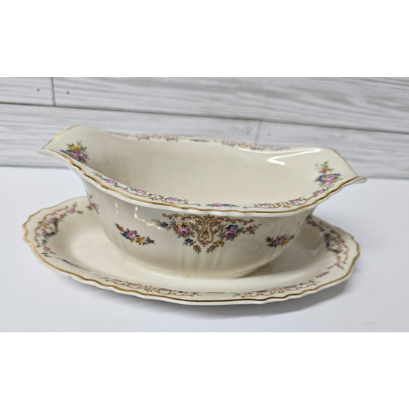 Vintage Syracuse Marietta Federal Shape Gravy Boat with Attached Underplate - Picture 1 of 3